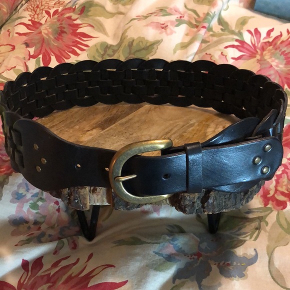GAP Size Medium Woven Black Leather Belt BRASS Hardware & - Picture 8 of 16